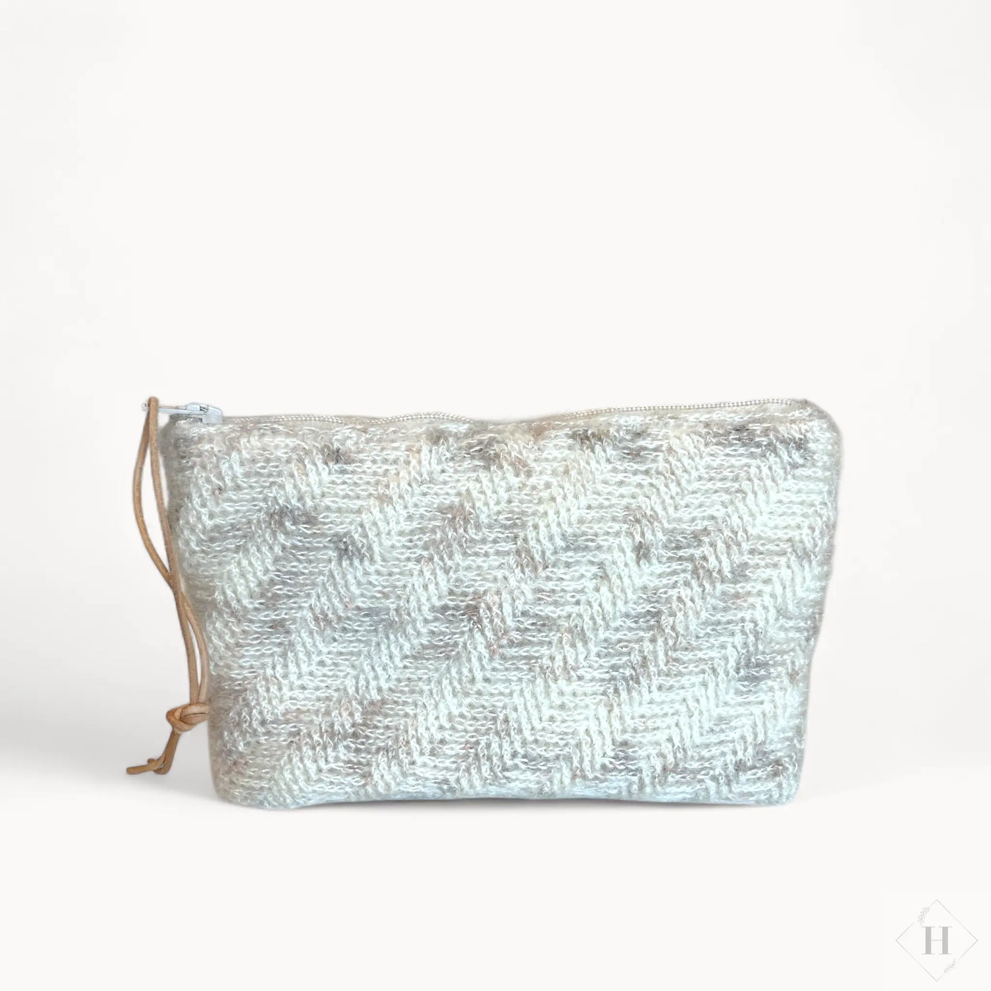 Hæklet pung i silk mohair - råhvid Vera Hjerrild