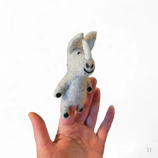 Filtet fingerdukke - Næsehorn Their Story