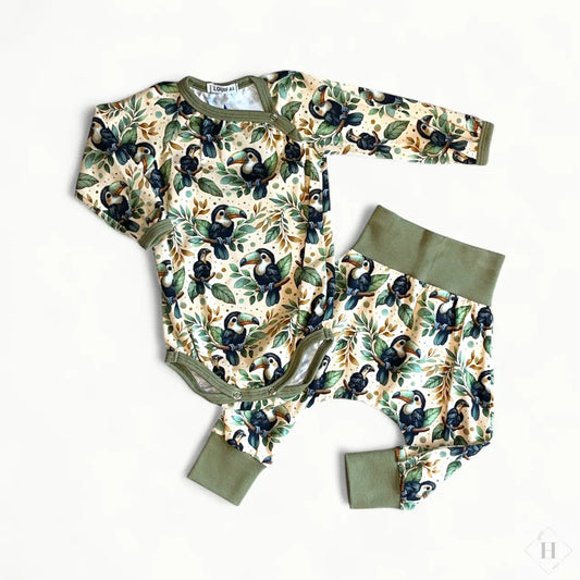 Håndlavet Baby Body og Bukser Str 68 - Blødt Jersey Sæt med tukan motiv Louifax