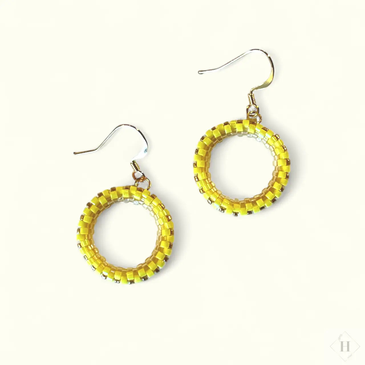 Ørering af miyuki perler - runde (forskellige varianter) Sara Engel