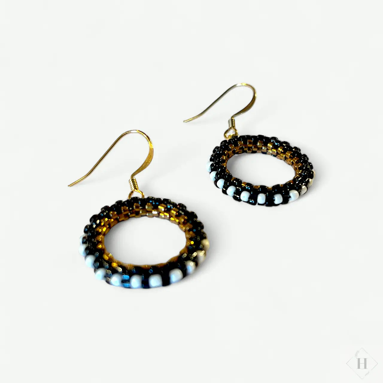 Ørering af miyuki perler - runde (forskellige varianter) Sara Engel