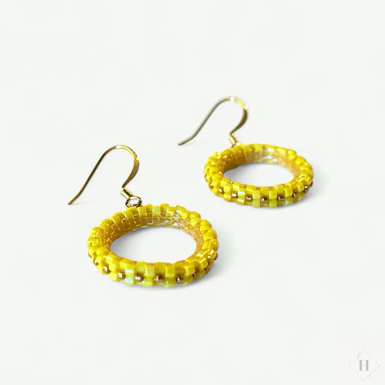 Ørering af miyuki perler - runde (forskellige varianter) Sara Engel