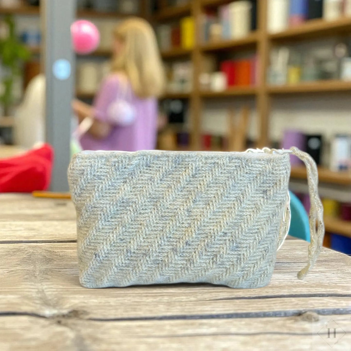 Luksus hæklet pung i silk mohair - sart gul Vera Hjerrild