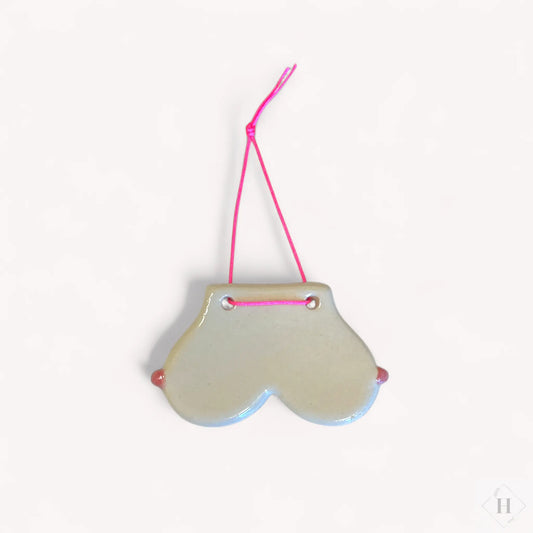 Ophæng i keramik - hængebryster Gitte Bramm