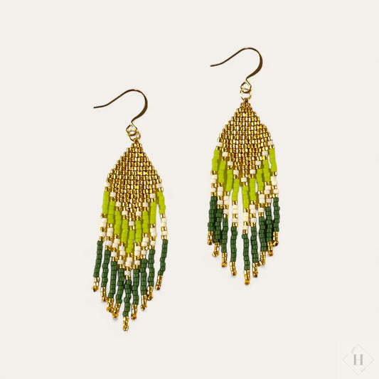 Frynseøreringe i miyuki perler - grønne nuancer Mabalser