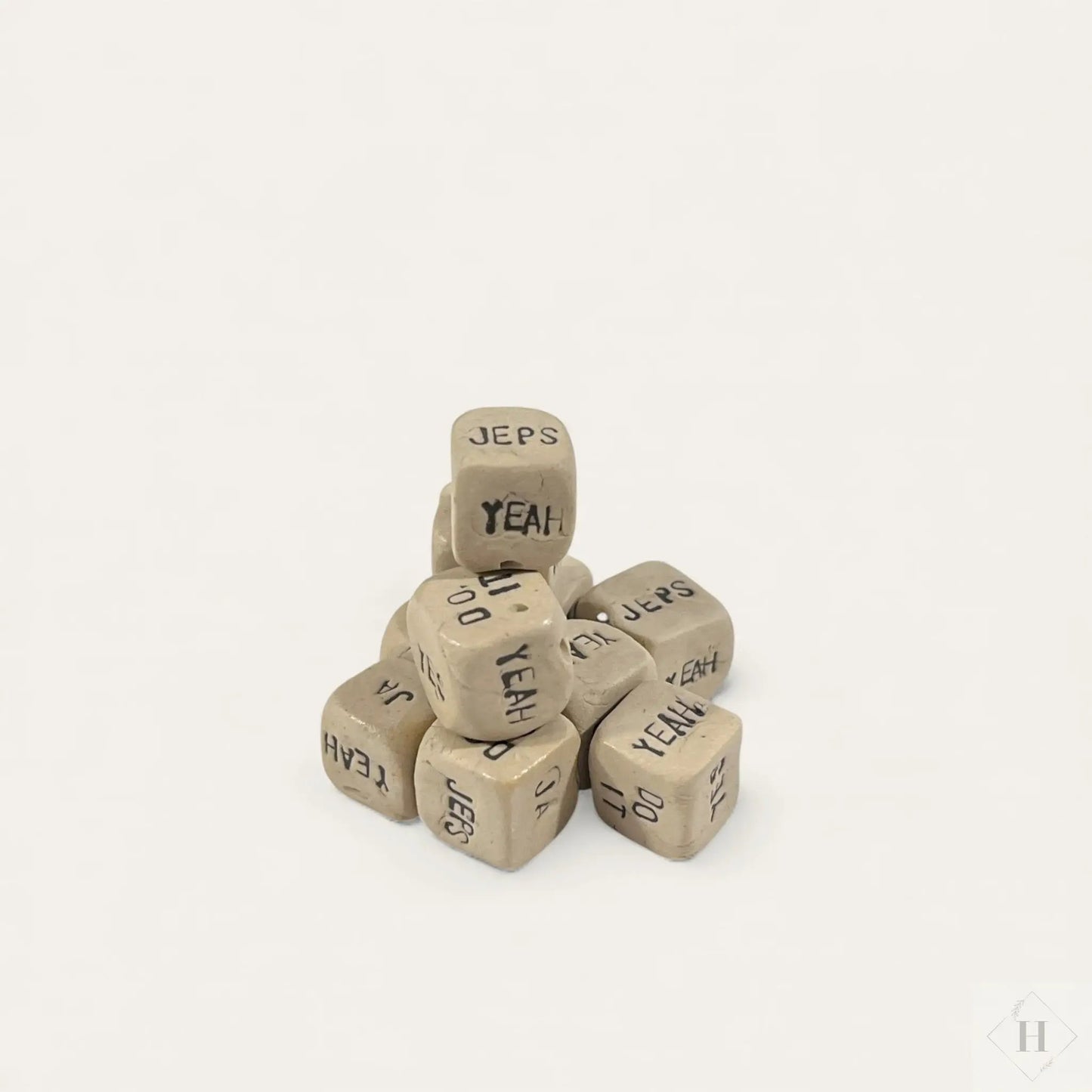 Ja-terning i keramik Lisbeth Børglum