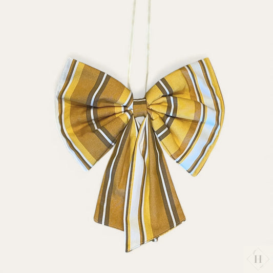 Stor sløjfe i stof - okker Irene Kokholm