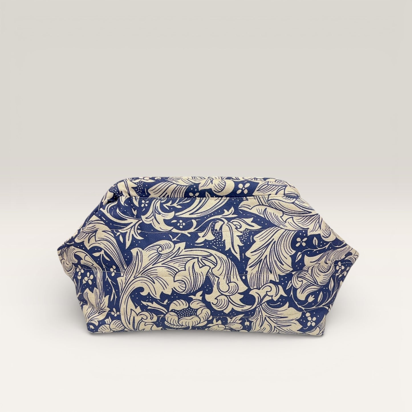 Clutch med Bøjlelukning blå/hvid - Håndlavet i eksklusivt canvas