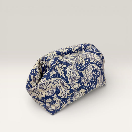 Clutch med Bøjlelukning blå/hvid - Håndlavet i eksklusivt canvas