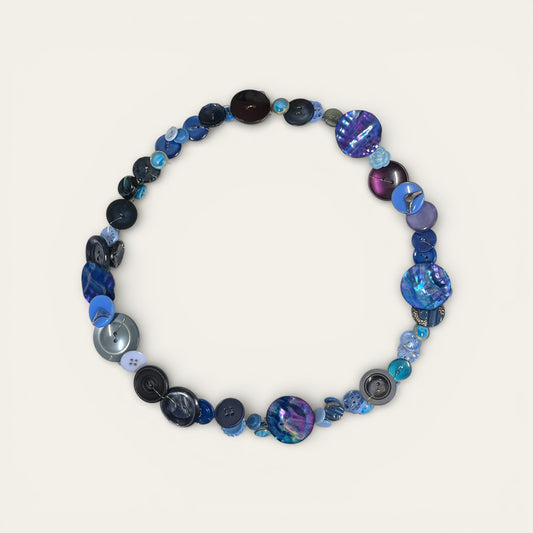 Dørkrans af knapper - blå nuancer