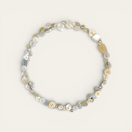 Dørkrans af knapper - hvide nuancer