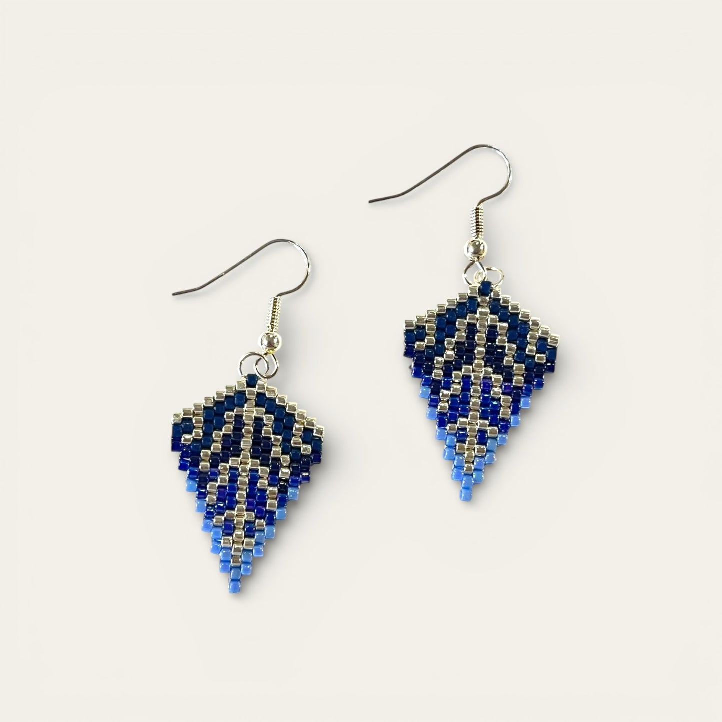 Øreringe i miyukiperler - blå blad