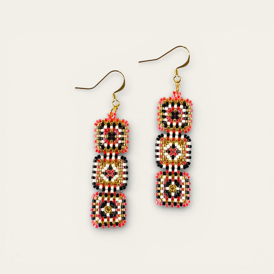 Ørering i miyukiperler - granny squares