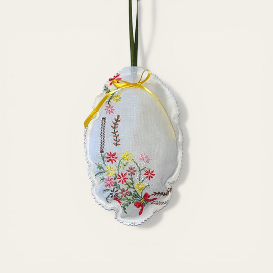 Syet påskeæg med stramaj broderi