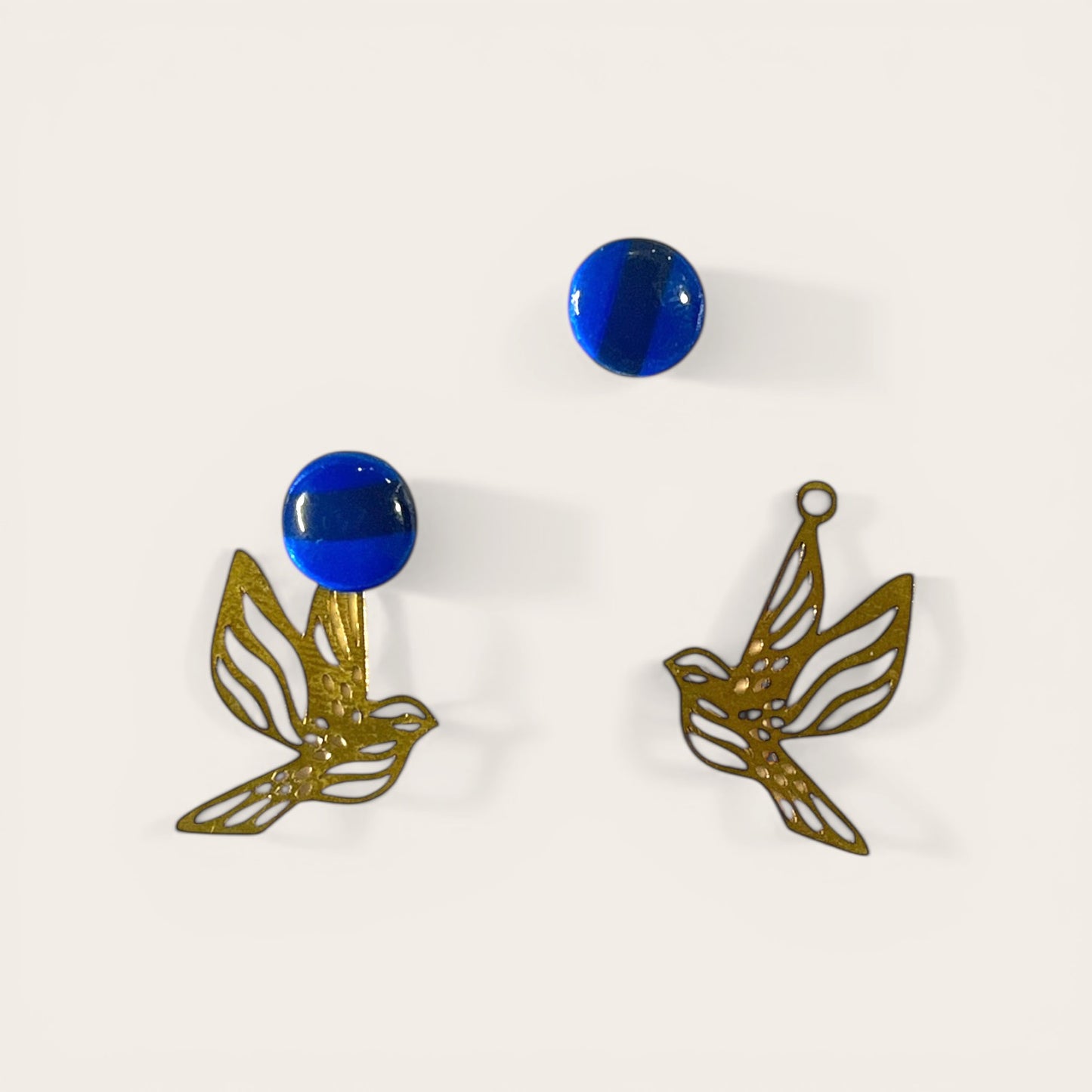 Multi ørering - blå dot med messingstykke (fugl)