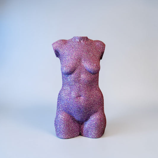 Torso med lilla glimmer – 3D-scannet skulptur af Fatbulous Bodies (Stinna)