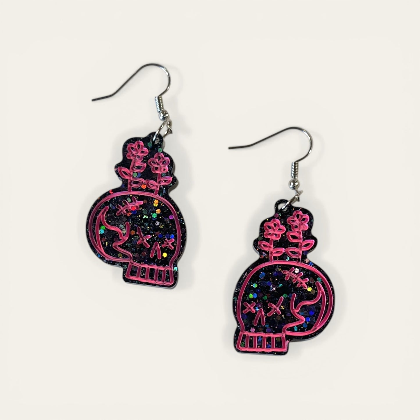 Sculls and flowers - sort glimmer Øreringe