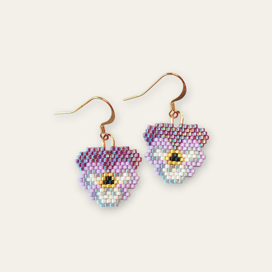 Ørering af miyuki perler - lilla stedmoder blomst