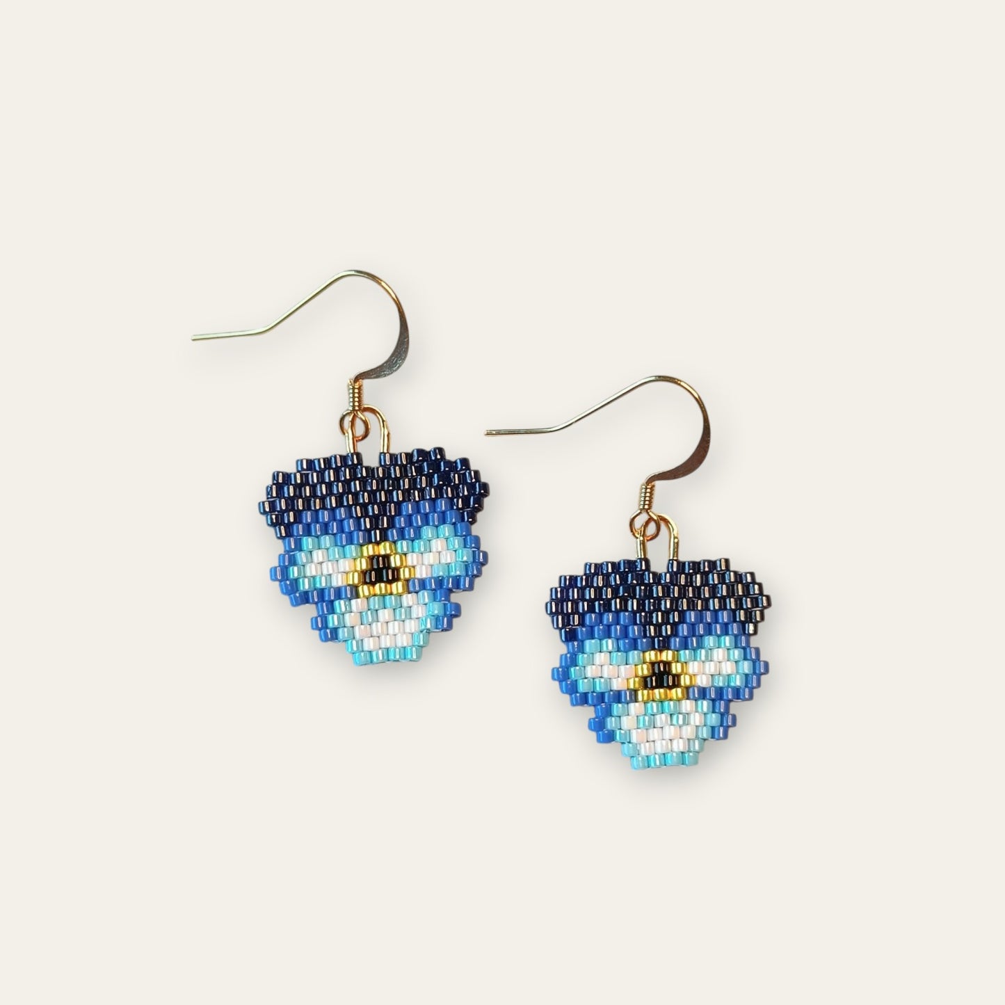 Ørering af miyuki perler - blå stedmoder blomst