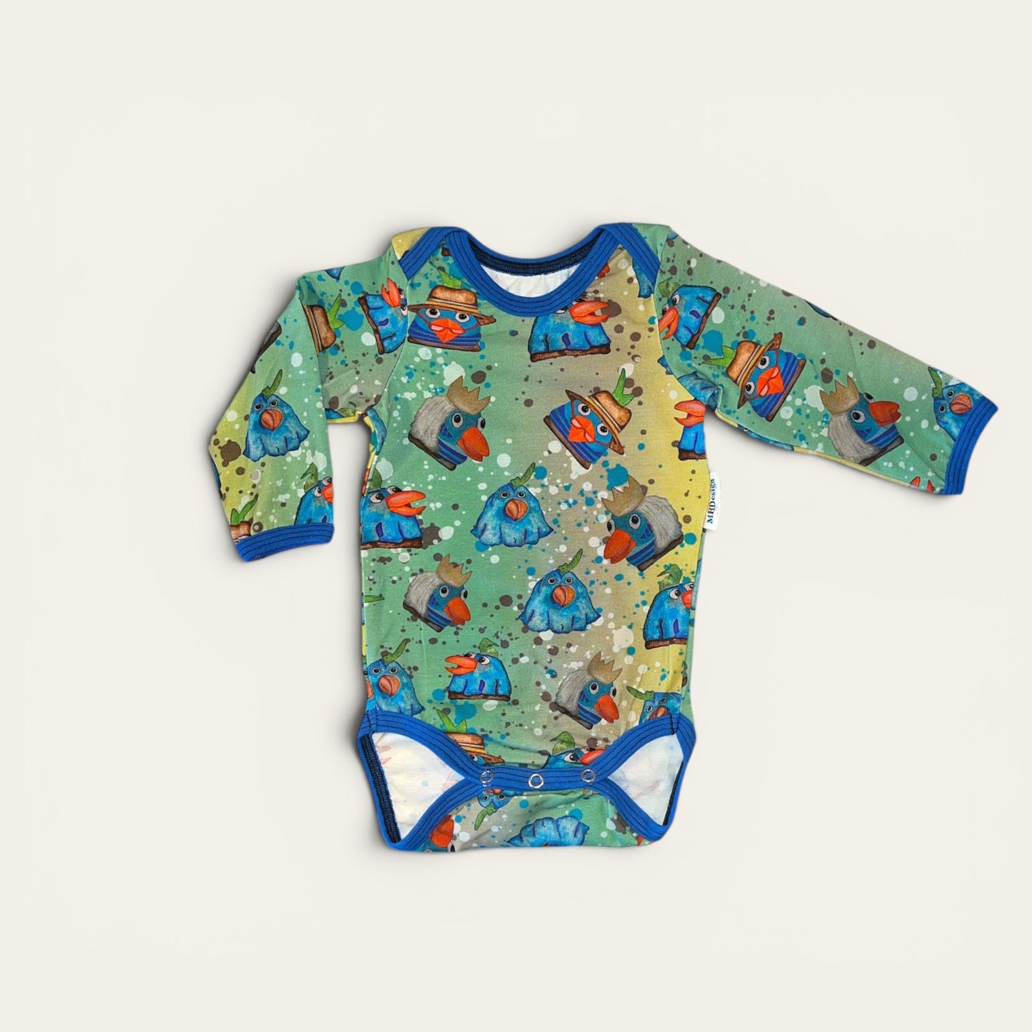 Baby body med Andrea kage-motiv – Håndlavet af M Henriksen Design (flere størrelser)