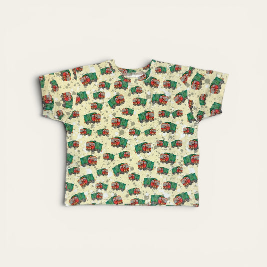 Børne t-shirt med skraldebiler – str. 104 (3-4 år) & 110 (4-5 år) – Håndlavet af M Henriksen Design