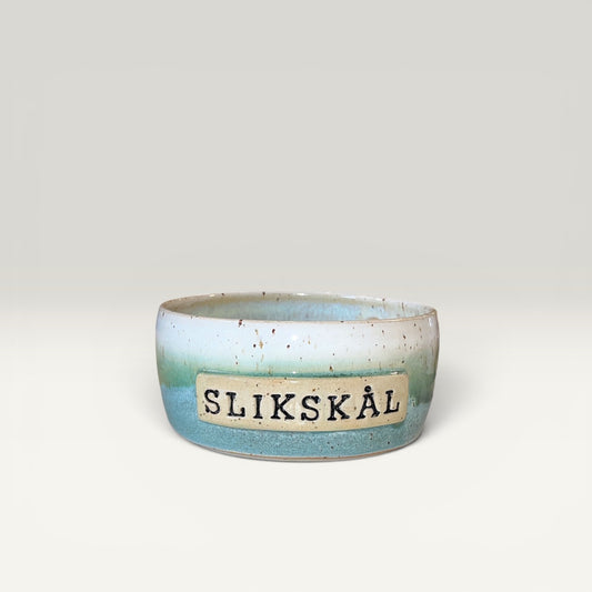 Håndlavet slikskål i keramik - Grågrøn skål fra Clay by Hornstrup
