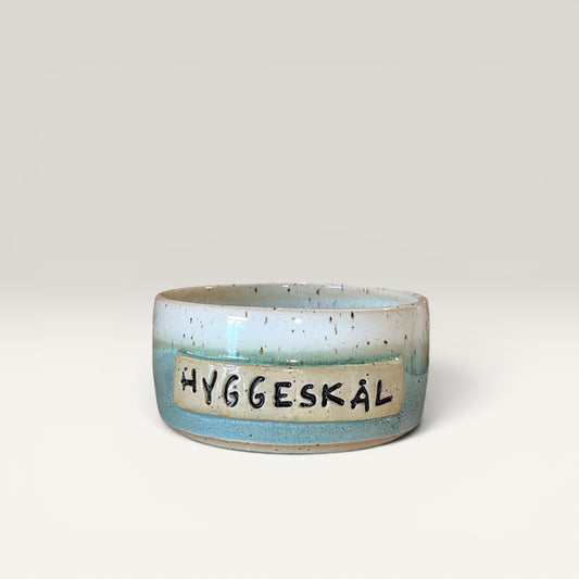 Håndlavet hyggeskål i keramik - Grågrøn skål fra Clay by Hornstrup