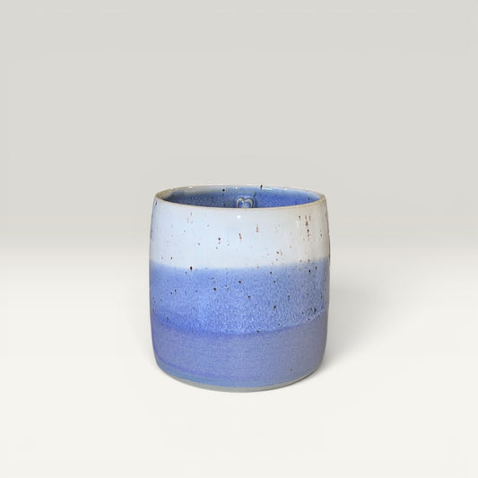 Krus uden hank – Lilla | Håndlavet keramik af Clay by Hornstrup