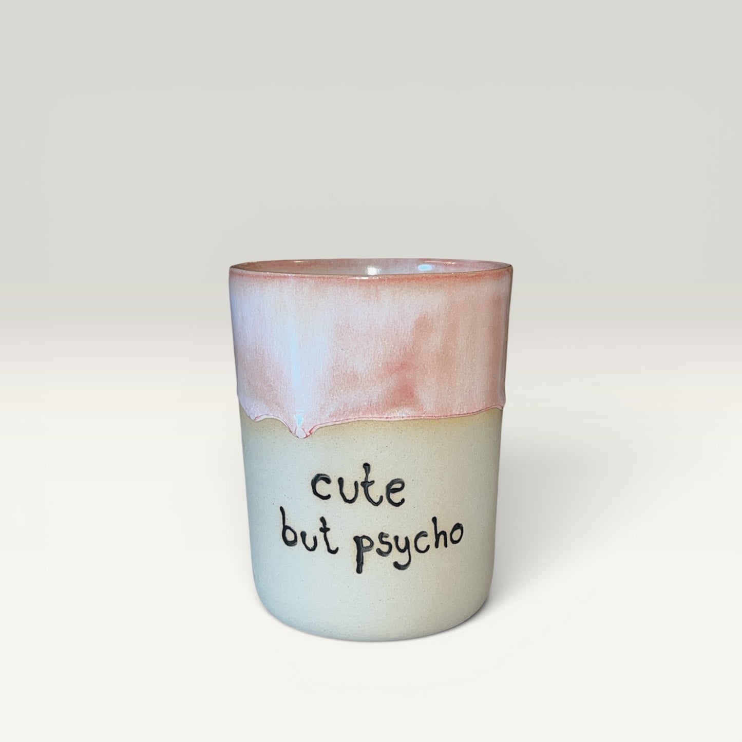 Stort krus – Cute but Psycho | By Victoria Juul