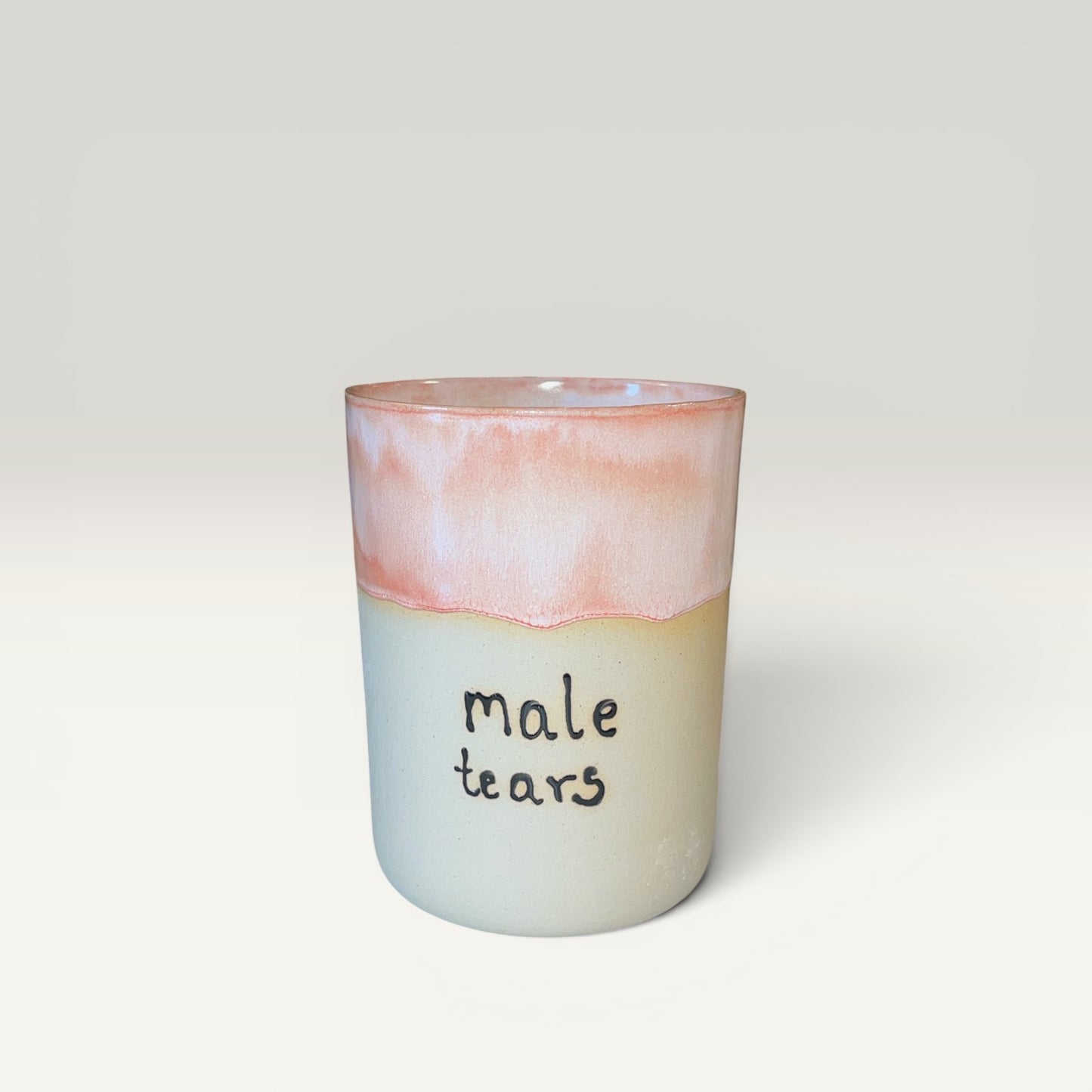 Stort krus – Male tears | By Victoria Juul
