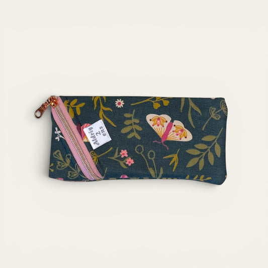 Brilleetui med sommerfugle-print