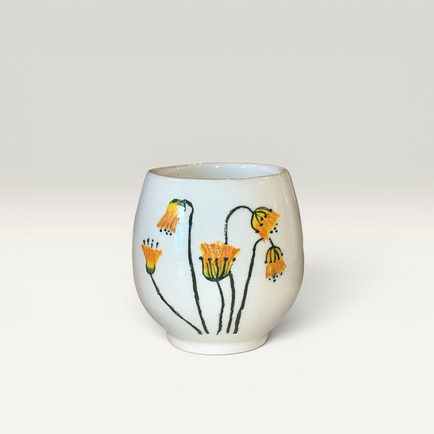Tumbler i porcelæn med blomster | Ibs Elsker Keramik