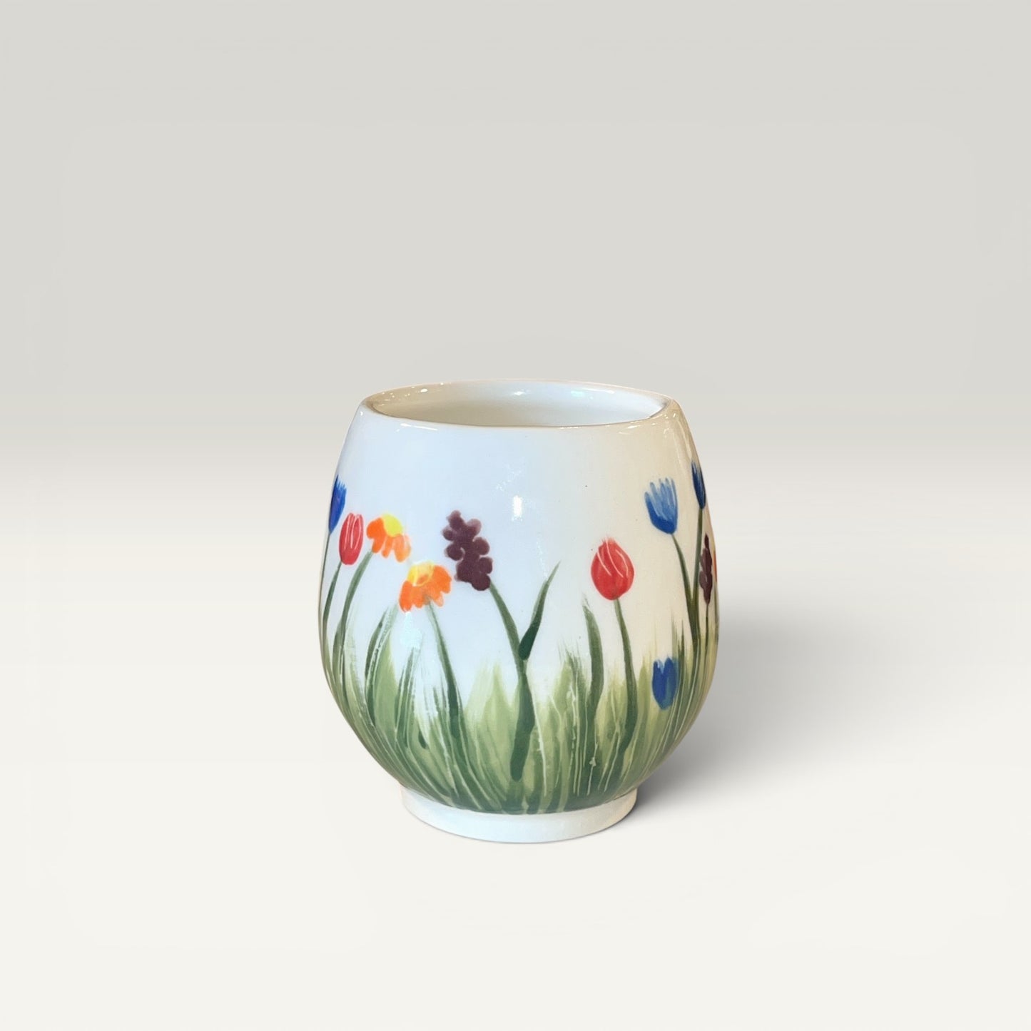 Tumbler i porcelæn med blomstermark | Ibs Elsker Keramik