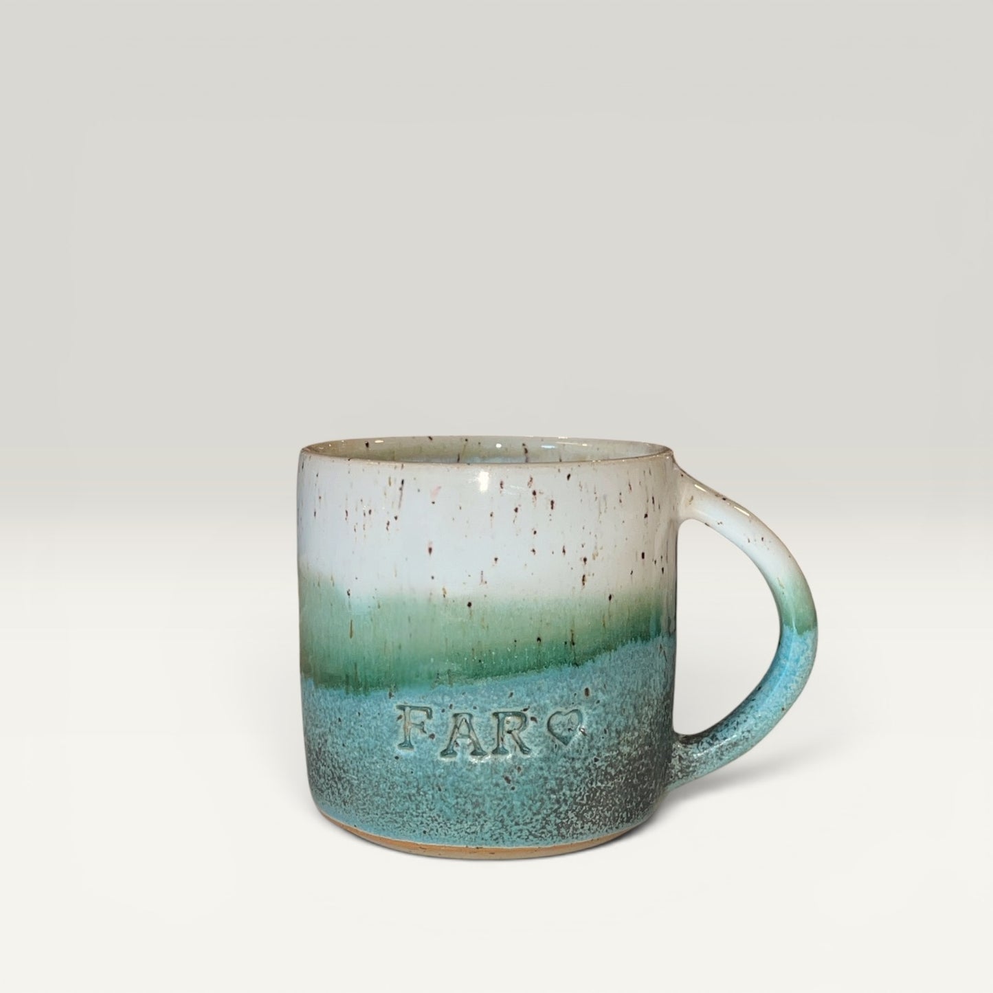 Håndlavet keramikkrus med hank – “Far🩵” | Clay by Hornstrup