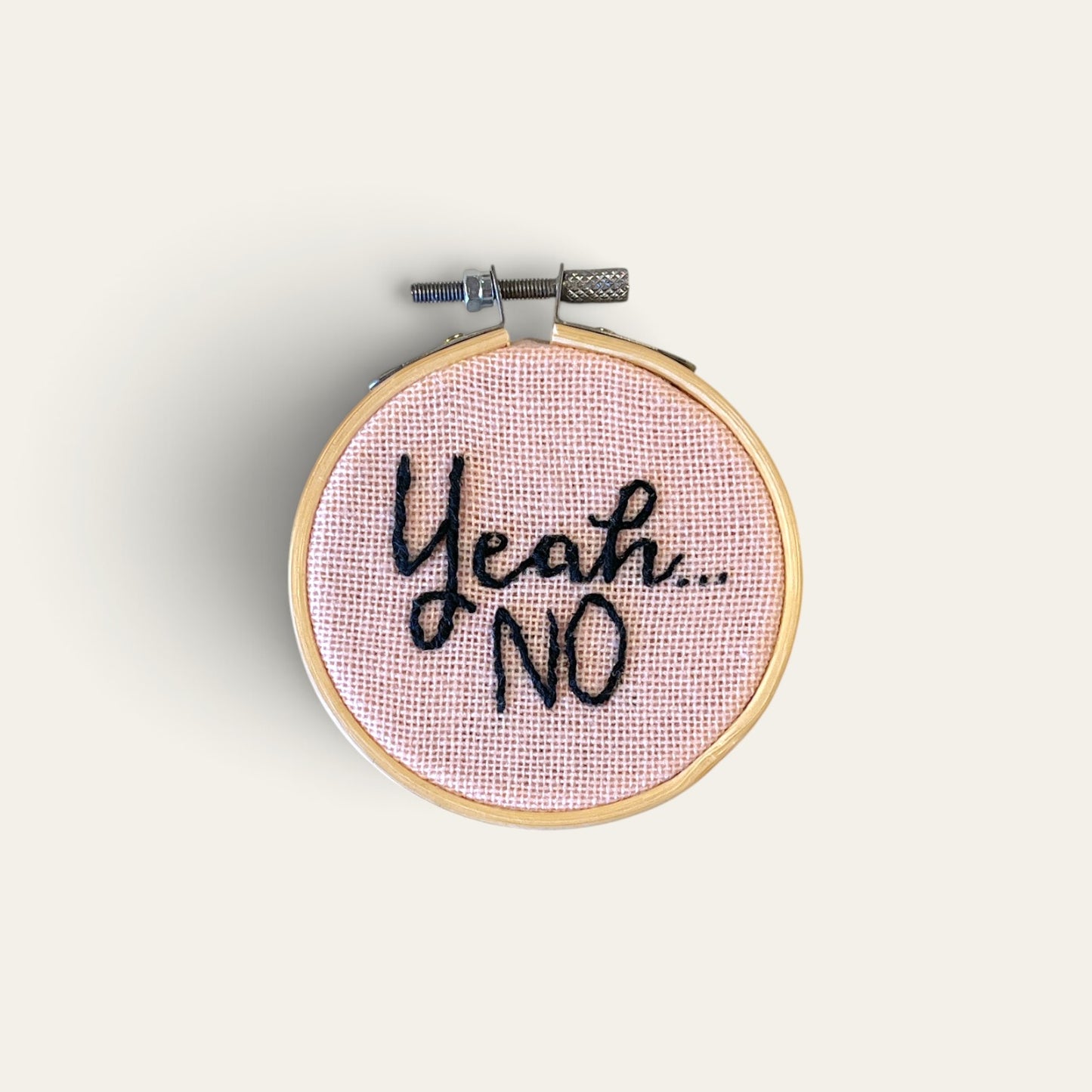 Broderi i ramme "Yeah... NO" – håndlavet | Juks