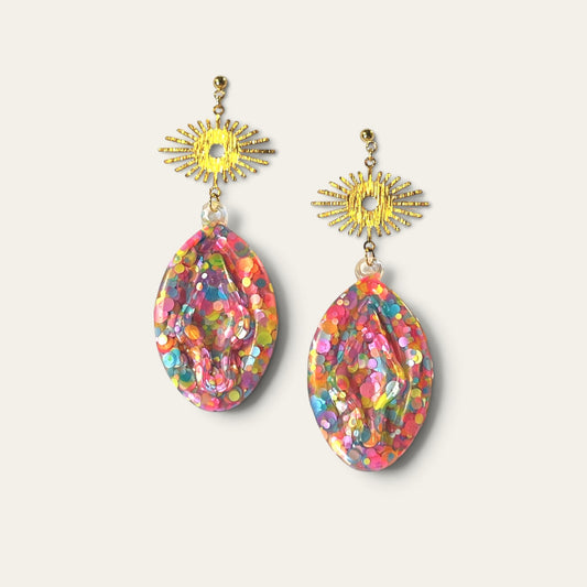 Ørestikkere med konfetti vulva – resin | Creatrivi