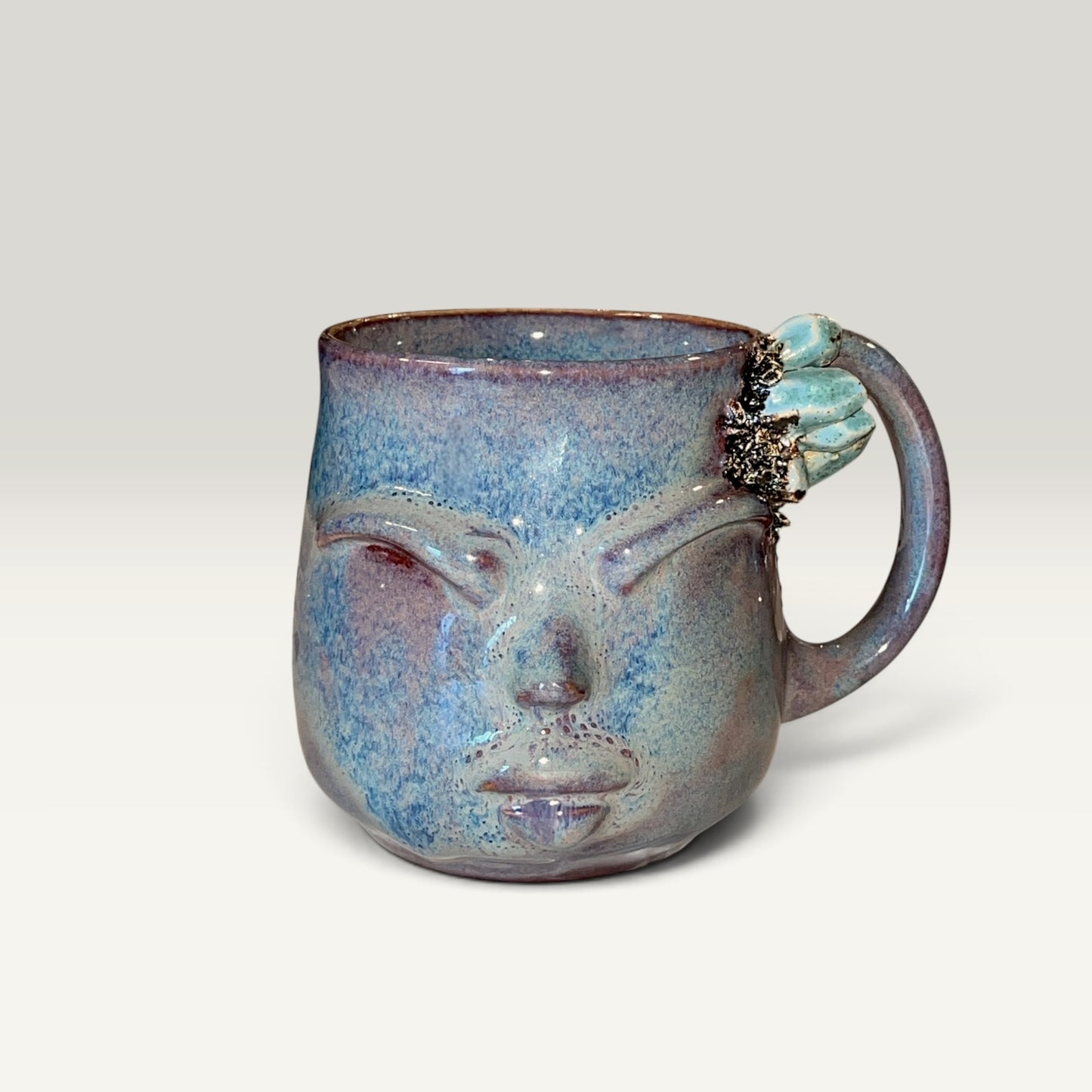 Krus med ansigt – Gaia, Blå/lilla med krystal | RG Ceramic