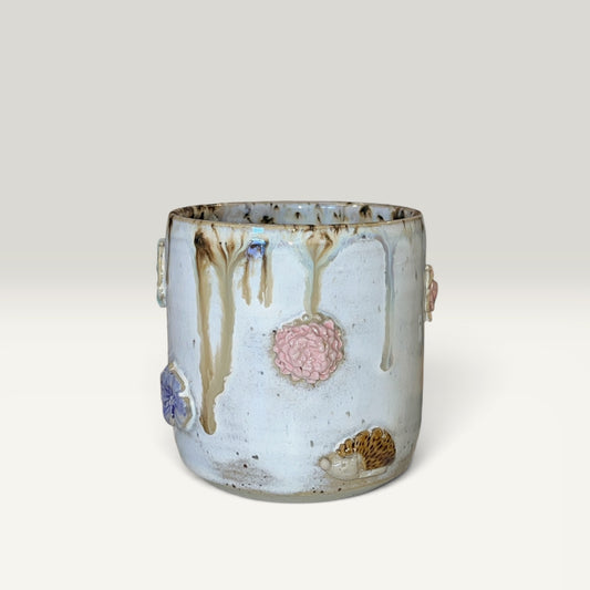 Keramikkrus uden hank – Sommer med blomster og bi | Clay by Hornstrup