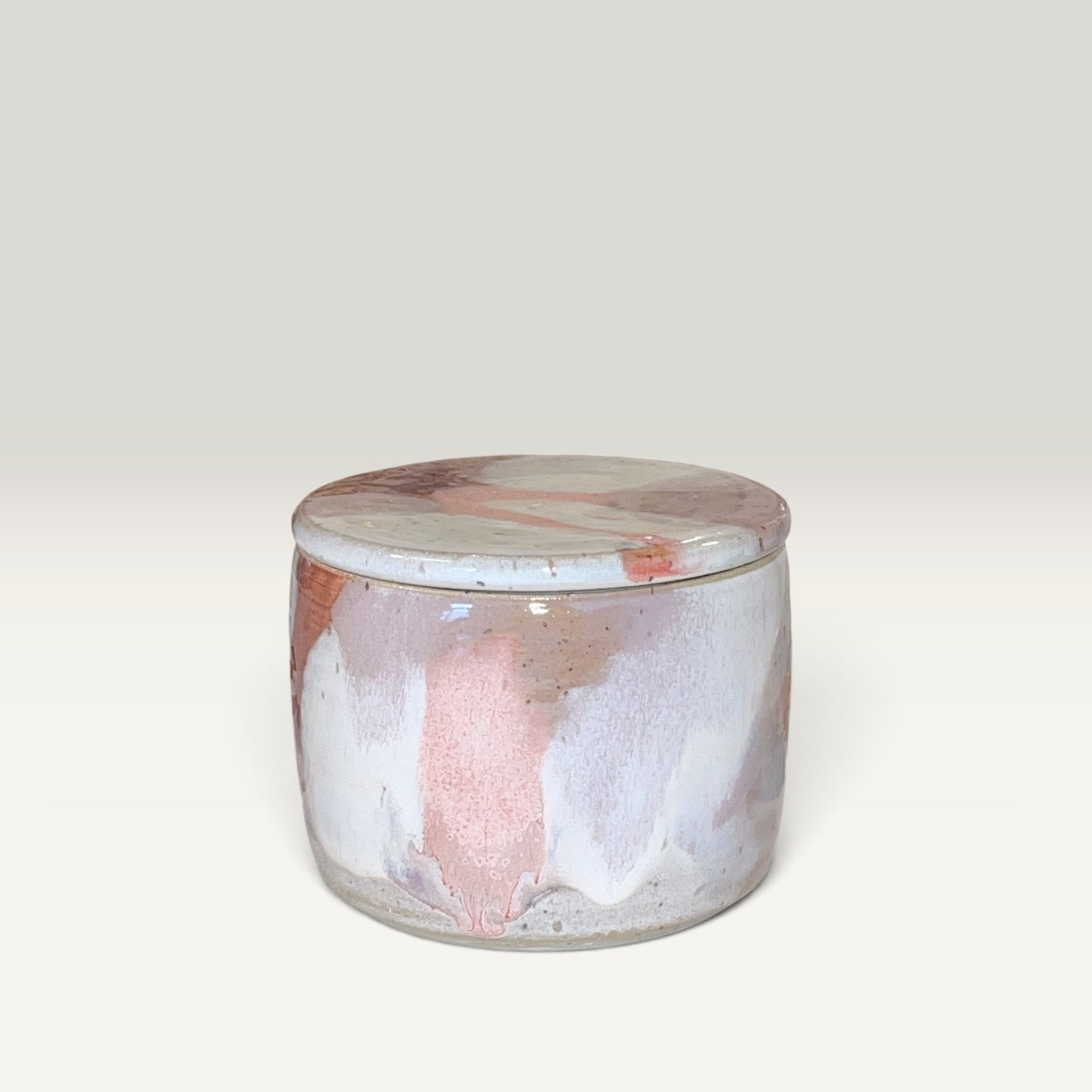 Smørklokke i rosa, lilla og terrakotta – Håndlavet keramik | Clay by Hornstrup