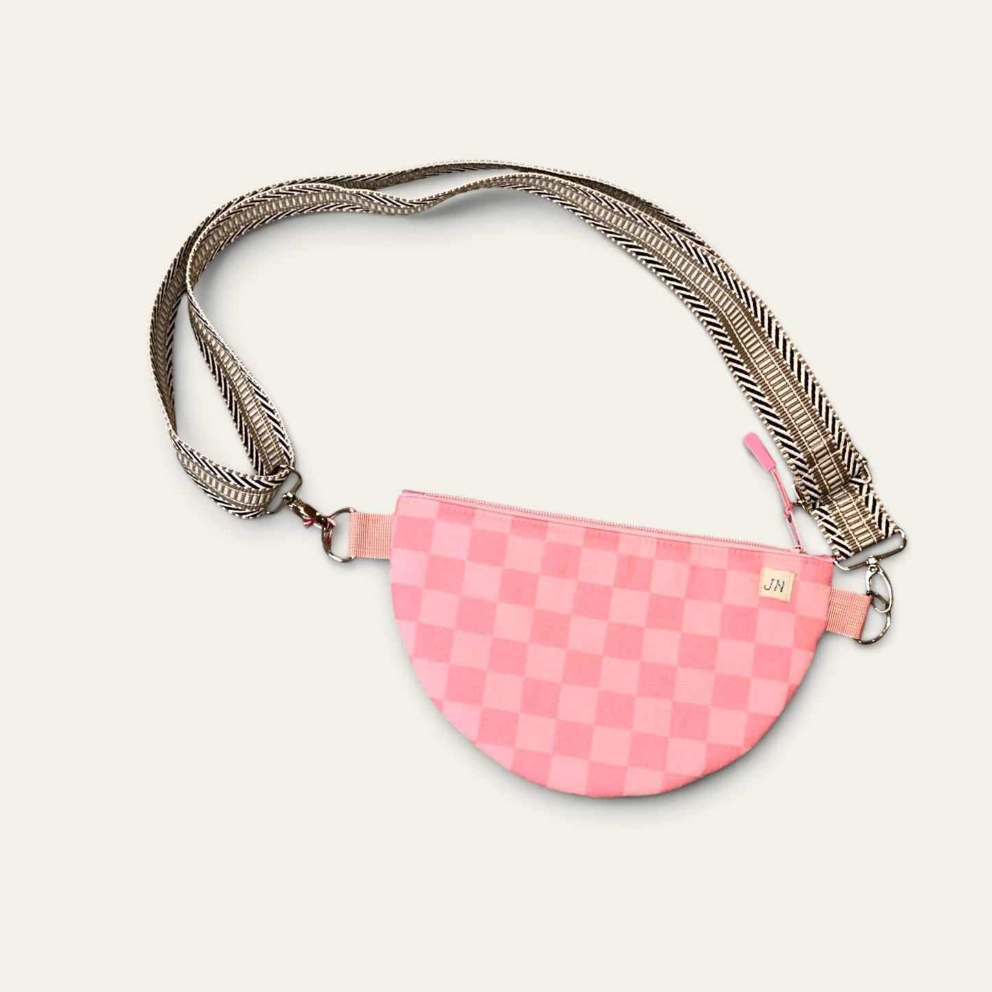 Håndlavet mini crossbody taske – lyserøde tern – 20x15 cm | JNortheved