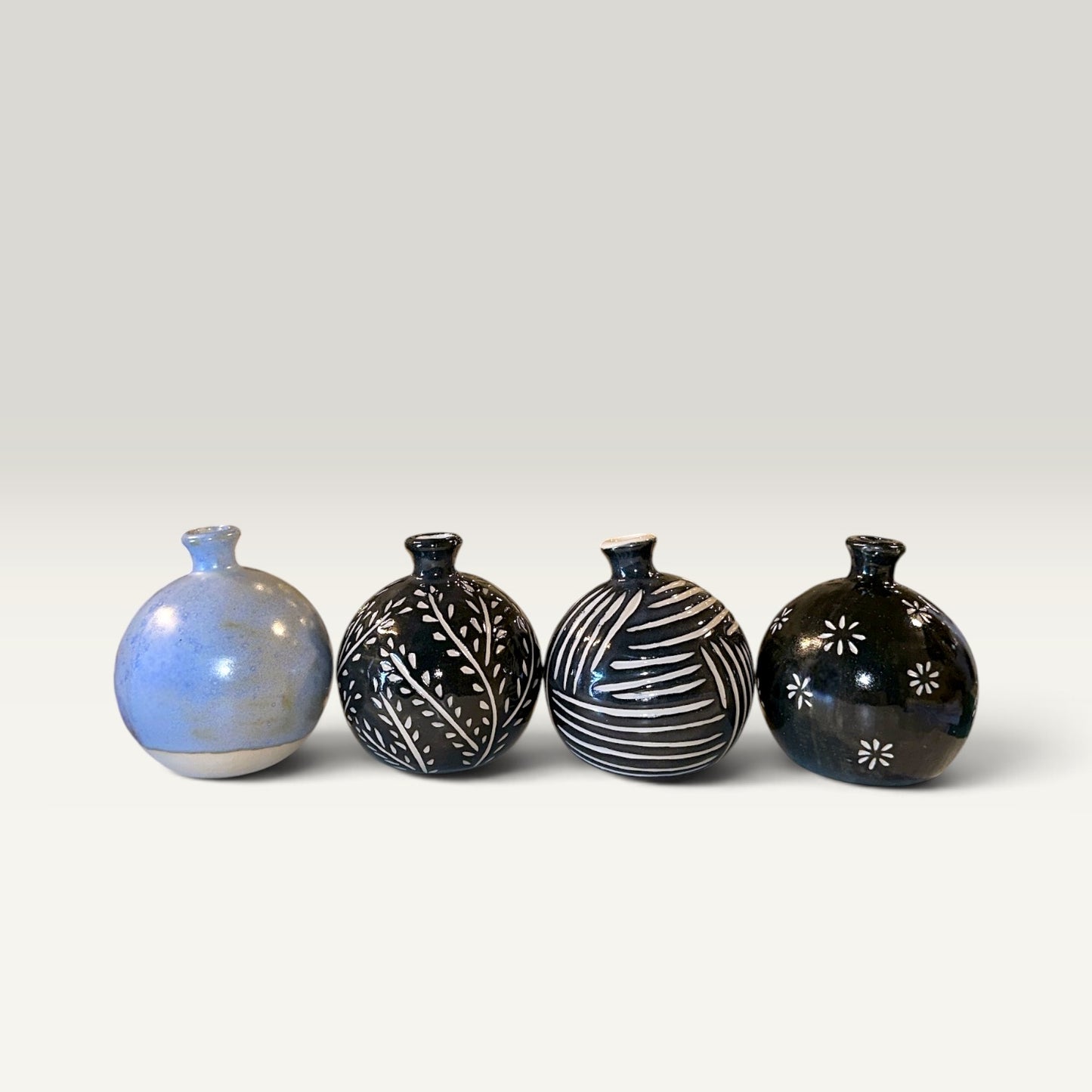 Håndlavet boble vase i keramik – 10 cm | Famalut