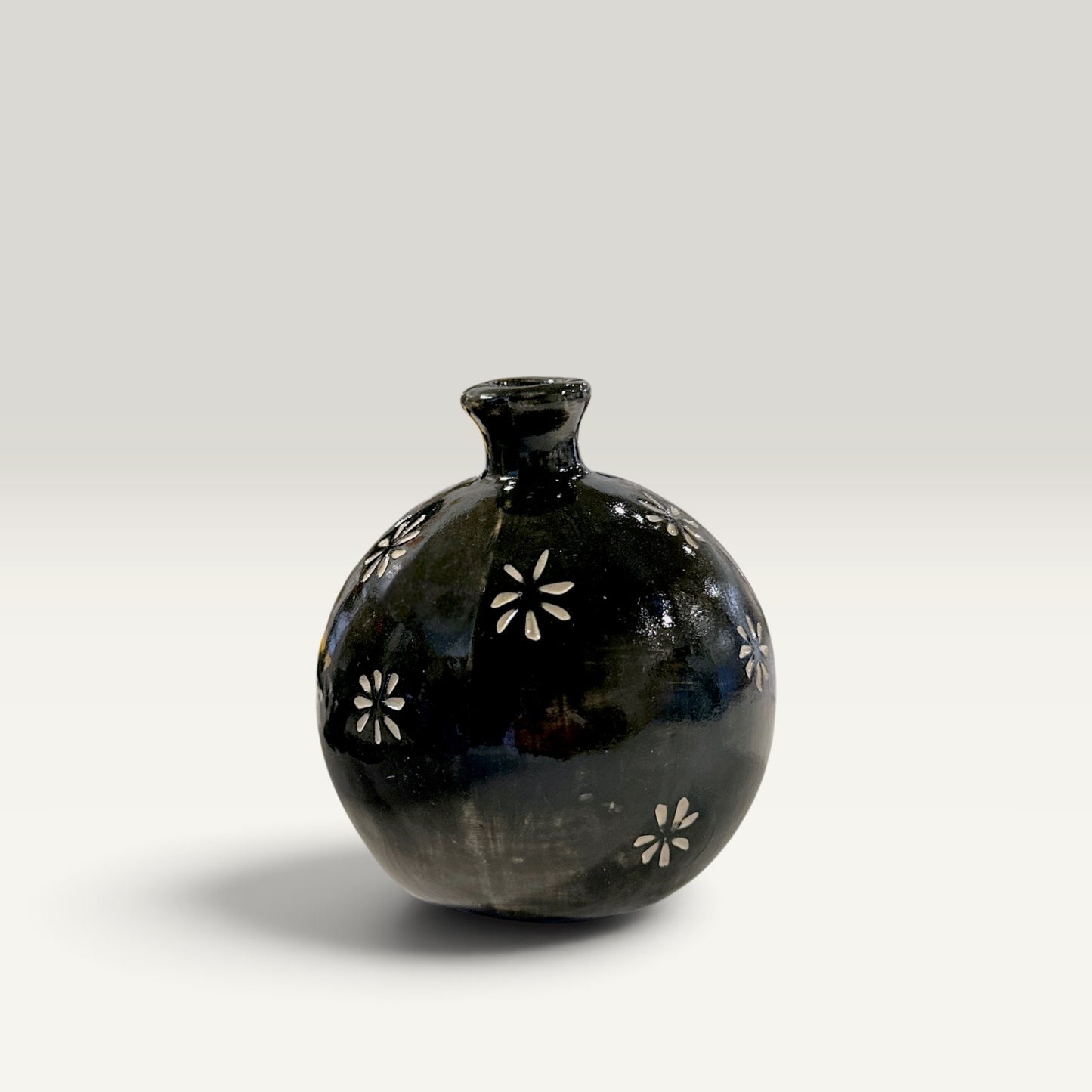 Håndlavet boble vase i keramik – 10 cm | Famalut