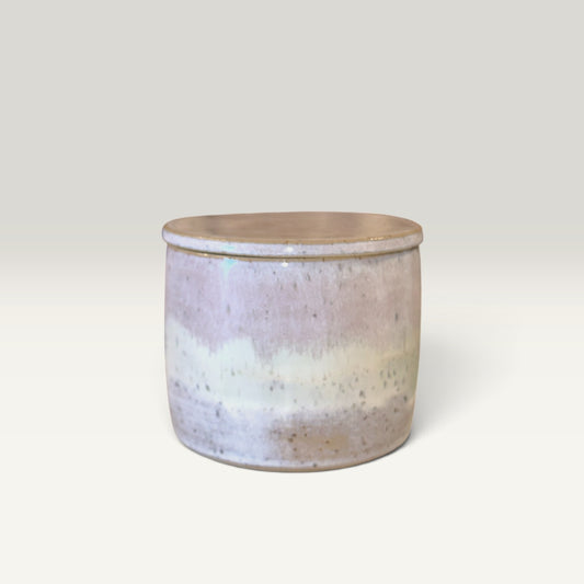 Smørklokke i perlemorsglasur – Håndlavet keramik | Clay by Hornstrup