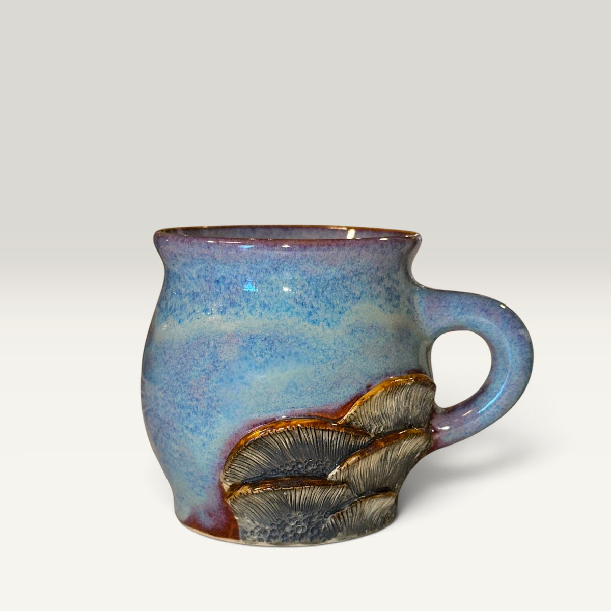 Svampekrus keramik blå lavendel østersvampe håndformet eventyrligt dansk gave | RG Ceramic