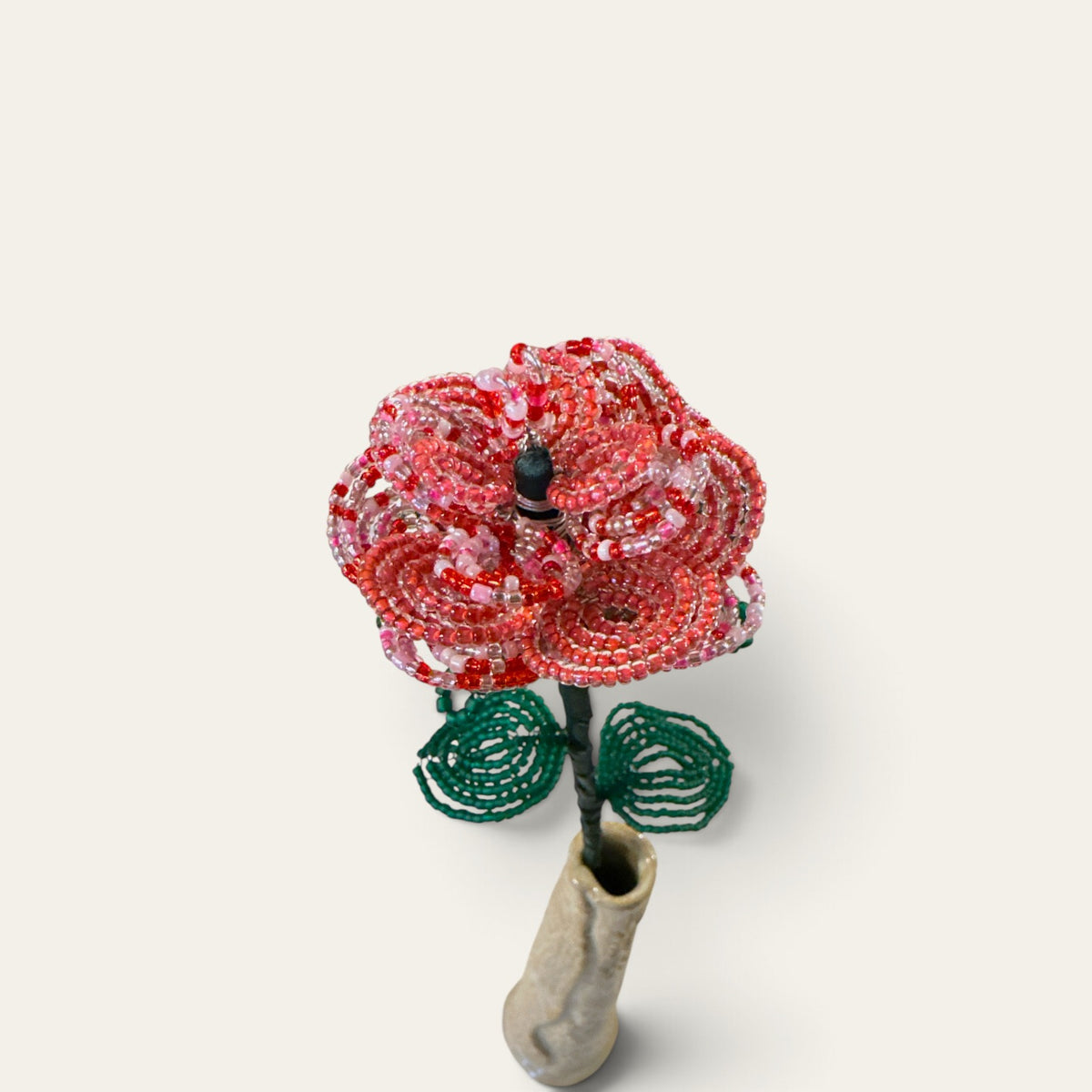 Rød og hvid rose i glasperler – 41 cm | Sams Perlekrea