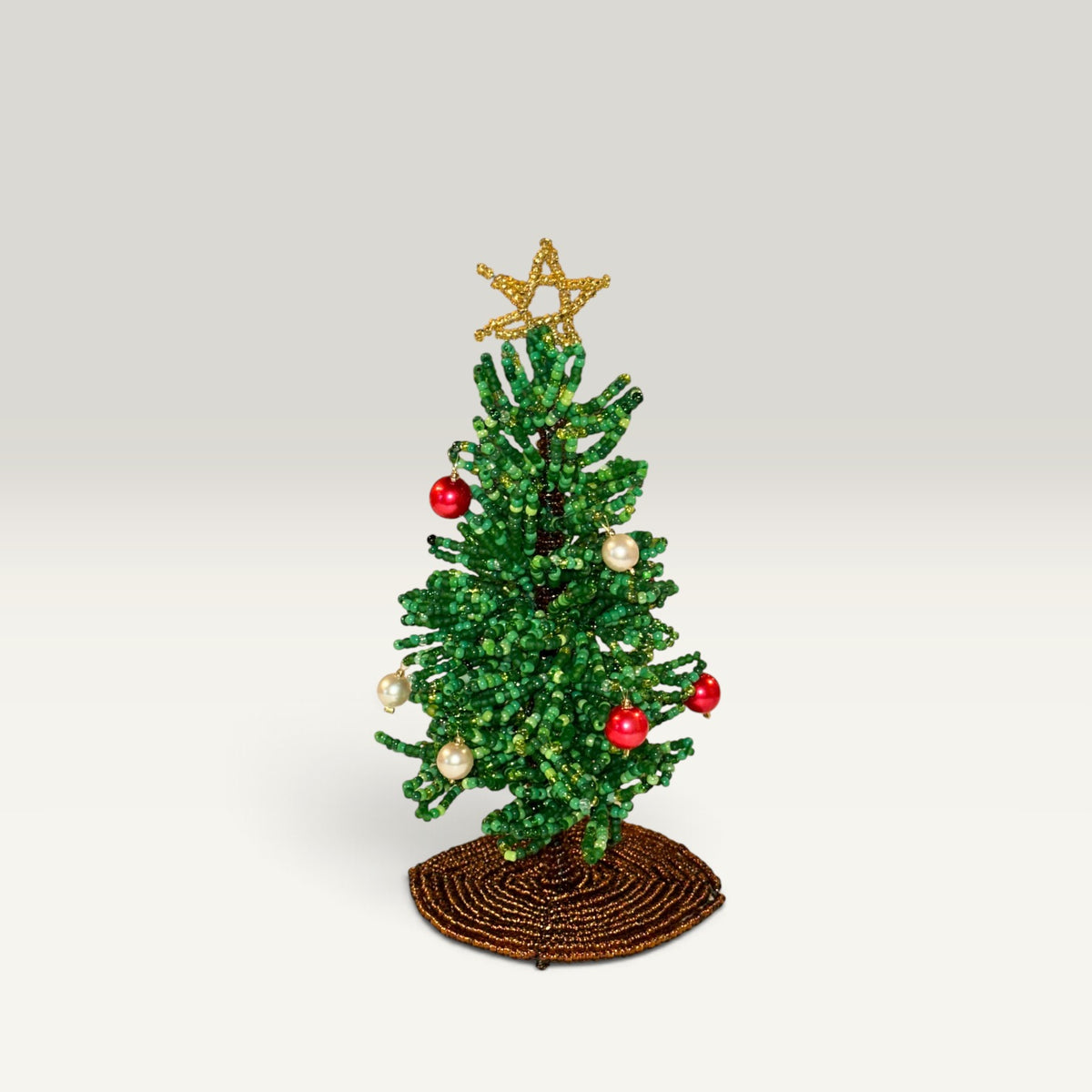 Håndlavet juletræ i glasperler med stjerne – ca. 16 cm | Kaimers krea