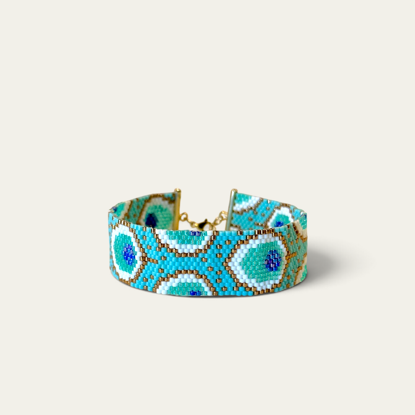 Armbånd i miyukiperler – påfuglemønster | Sara Engel