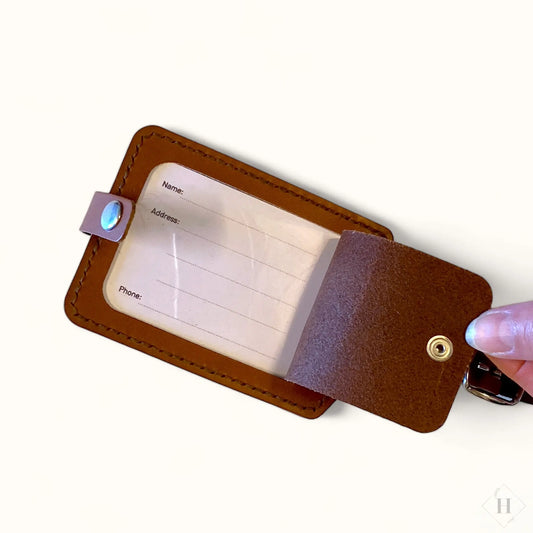 Kuffertmærke i kernelæder - cognac Unika Nord