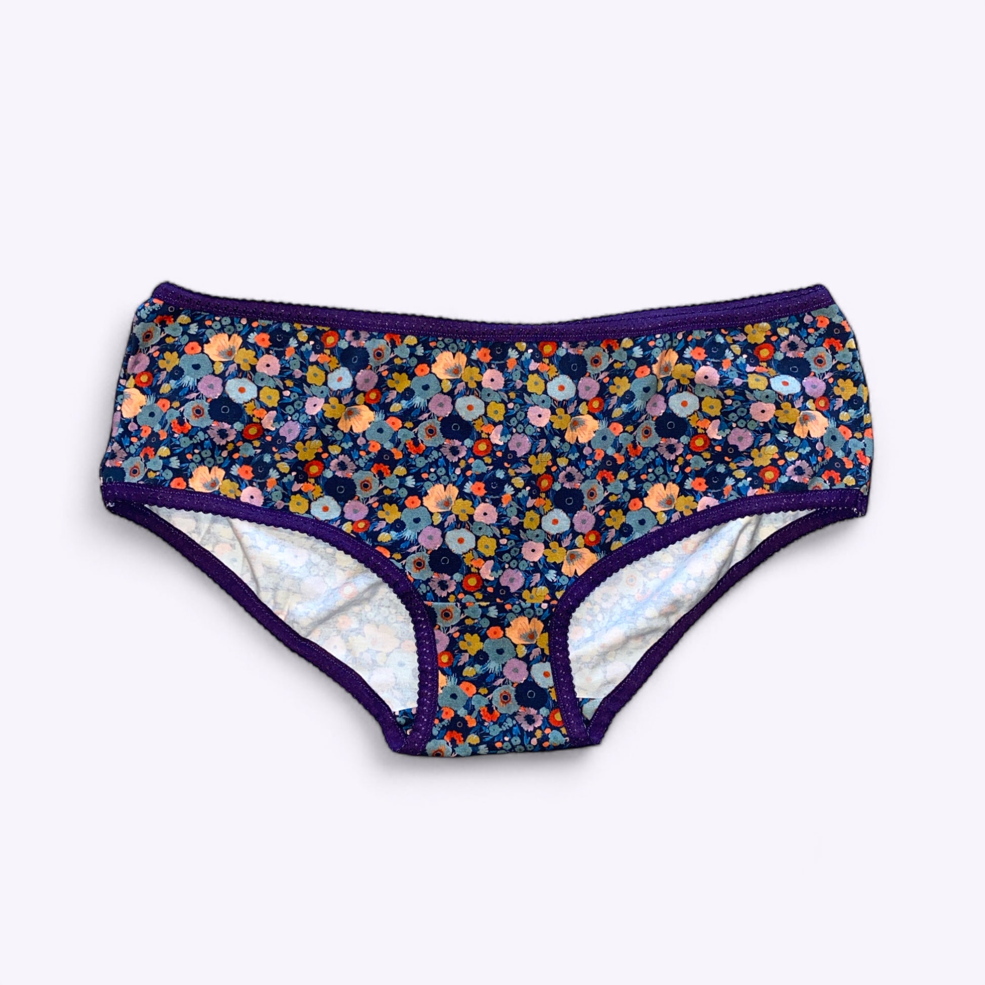 Funky Trusse str 44 - flere varianter Decostudiobys