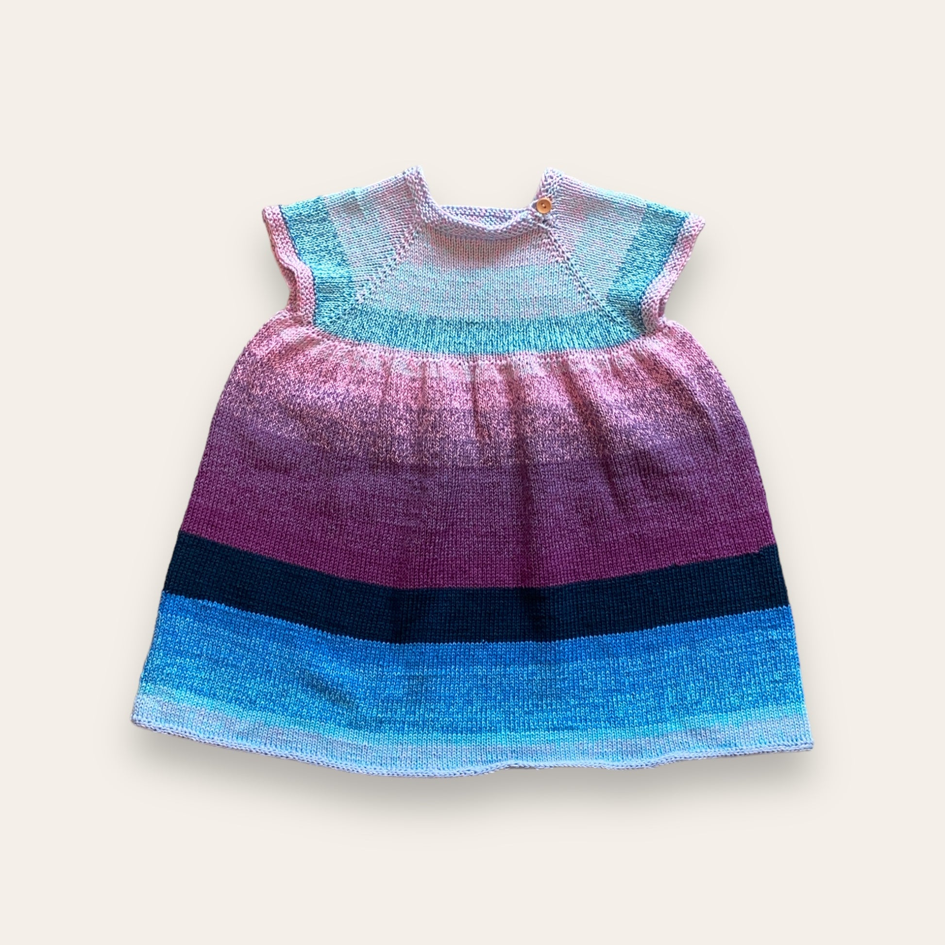 Strikket børnekjole str 86 Laila